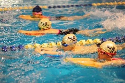 适合泳装的说说文案