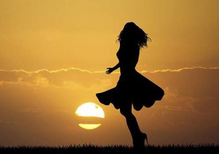 第一次穿裙子的说说文案