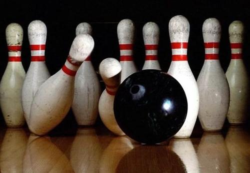 打保龄球的句子文案