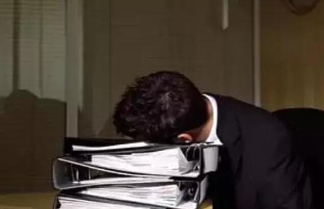 关于加班的诗句文案