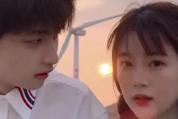 晒情侣照片恩爱的句子文案