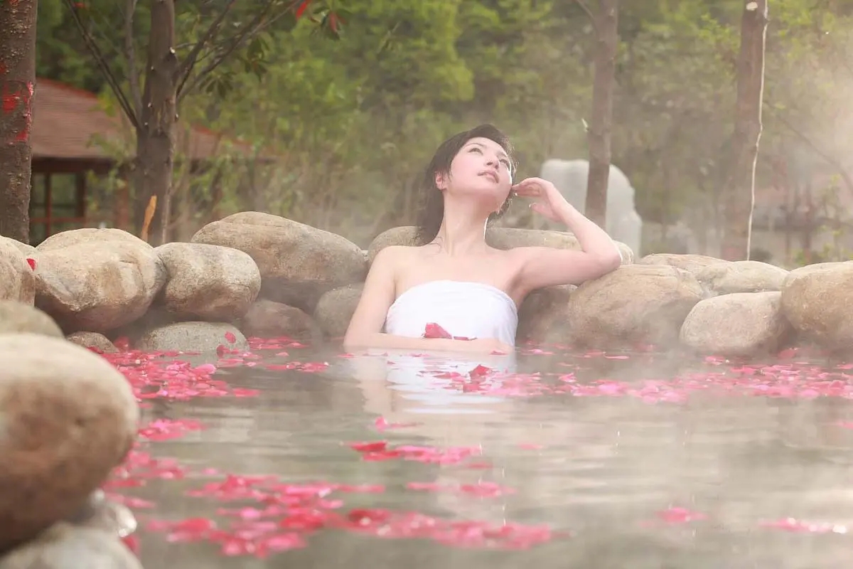 泡温泉发朋友圈说说文案