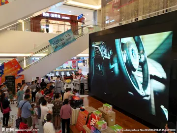 商场真热闹写一段话