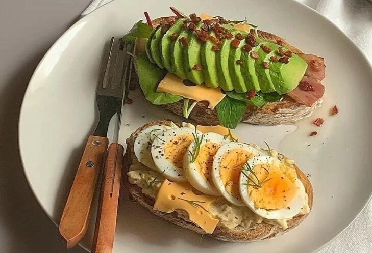 赞美自己厨艺的朋友圈