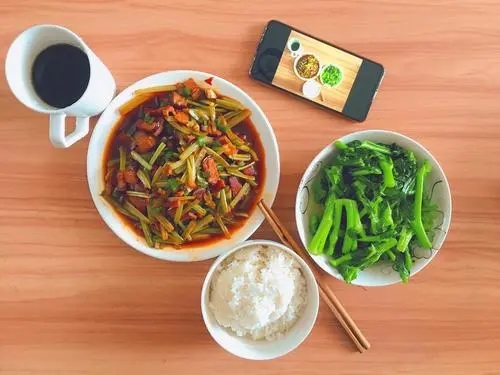 发午餐的幽默朋友圈