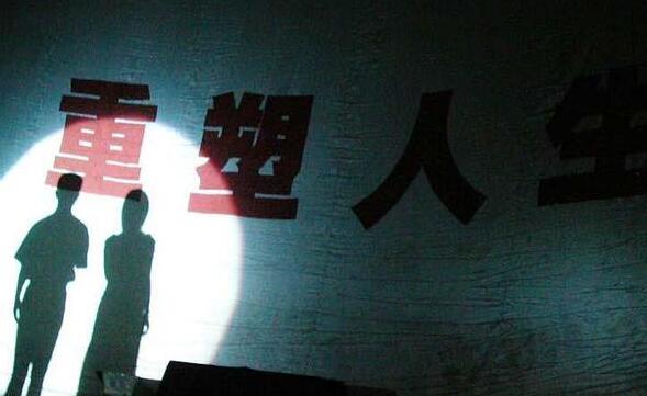 靠美颜活着说说文案