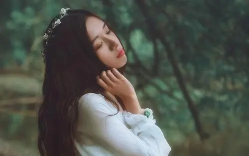 夸美女漂亮的幽默句子文案