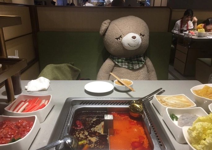 找个人陪我吃饭的朋友圈说说文案