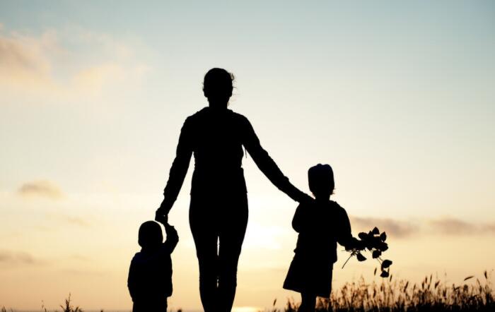 看透亲情的伤感说说文案