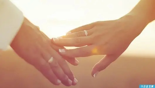 形容眼神深情的句子文案