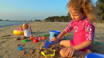 孩子玩沙滩开心的句子文案