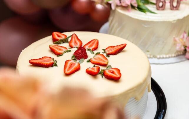 简短奇葩的生日祝福语