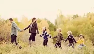 拍全家福发朋友圈说说文案