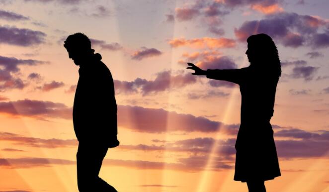 被心爱的人欺骗的句子文案