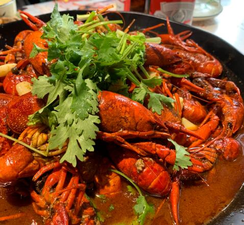 吃龙虾的幽默句子文案