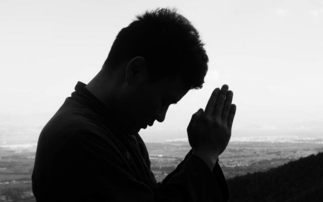 没钱现实残酷的句子文案