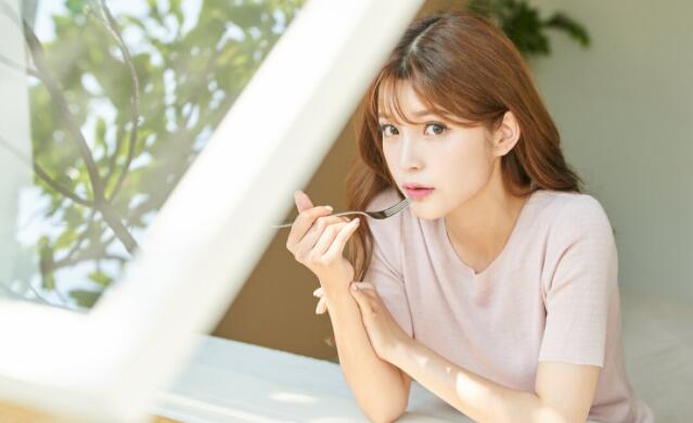 幽默的夸人美的句子文案