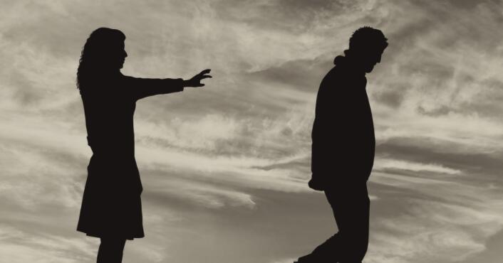 被心爱的人欺骗的句子文案