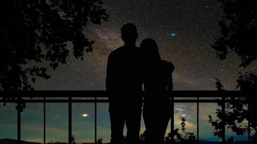 从朋友圈看出男人想你