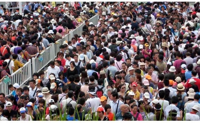 形容人多的句子文案