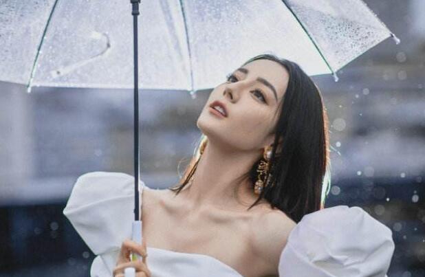 鼓励女生正能量的话语短句子文案