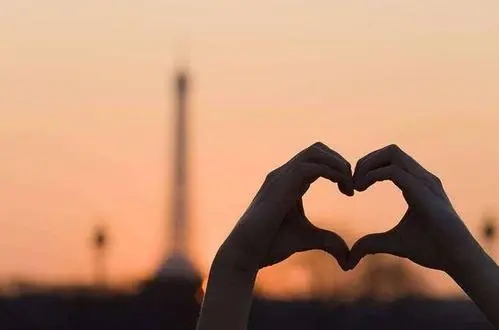 关于扎心成熟短句