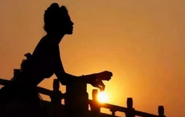 女人苦累的句子文案