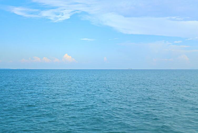 海边好心情的句子文案发朋友圈