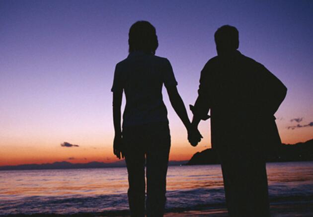 适合发牵手的说说文案