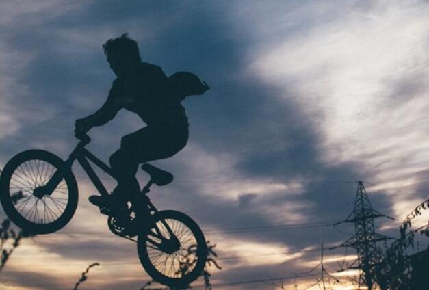 形容大胆尝试的词语句子文案