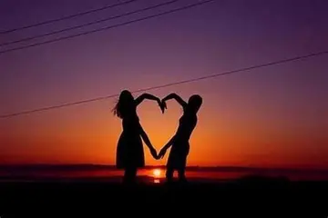 姐妹陪伴的句子文案