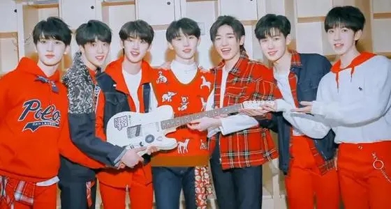 形容男生头发帅的句子文案