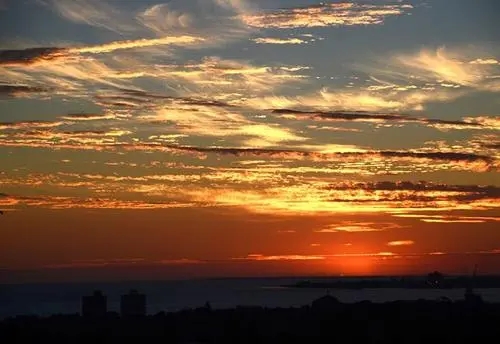 描写晚霞颜色的句子文案