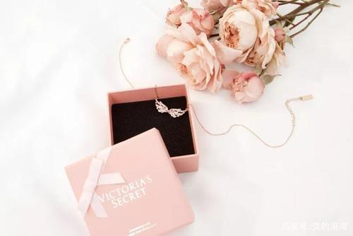 高情商晒礼物朋友圈