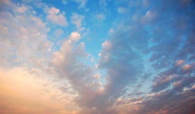 关于云的哲理句子文案简短