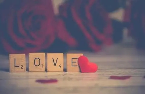 对暗恋女生表白的情话文案