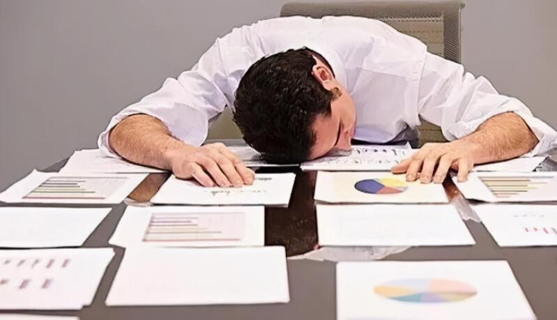 形容加班的句子文案