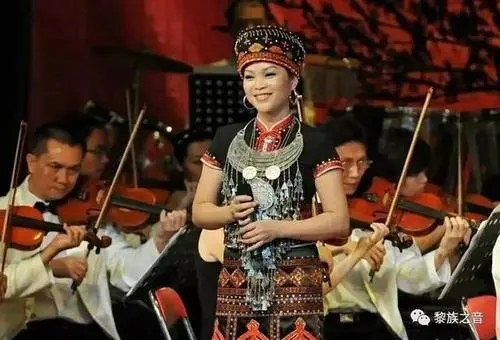 形容女子弹琴的古风句子文案