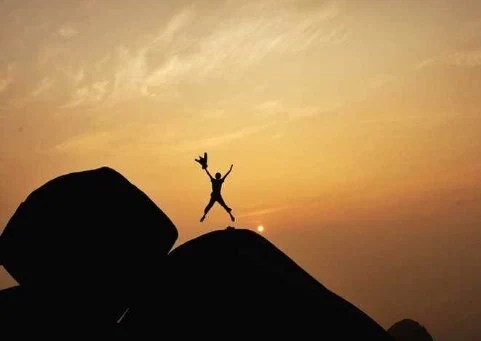 新的一月努力奋斗的句子文案