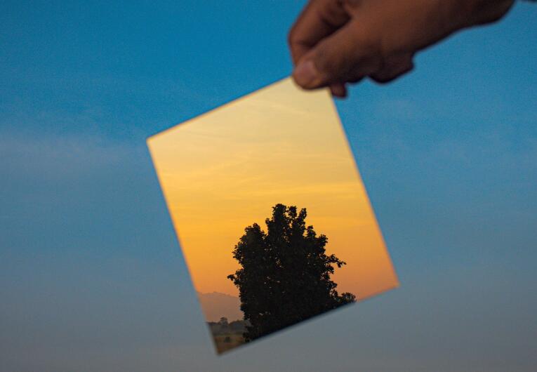 很现实扎心的句子文案