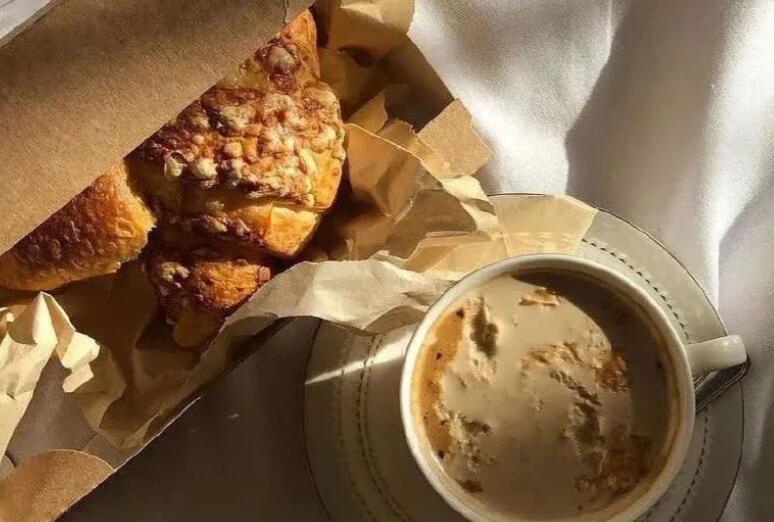 形容同学们干饭的句子文案