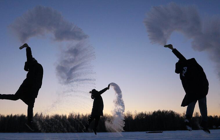 泼水成冰怎么发朋友圈