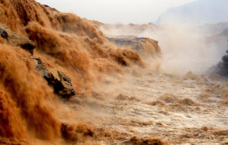 描写水的句子文案超优美