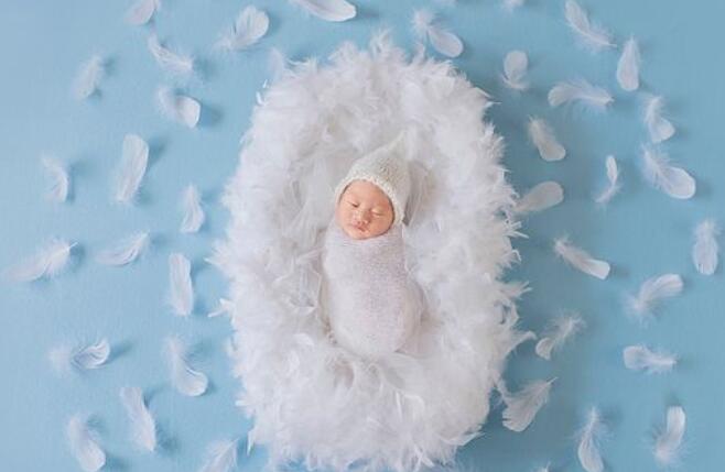 小孩刚出生怎么发朋友圈报喜