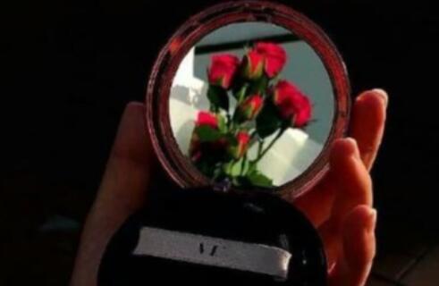 感觉自己抑郁怎么发朋友圈