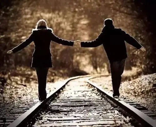 跟老公出去玩心情好的句子文案