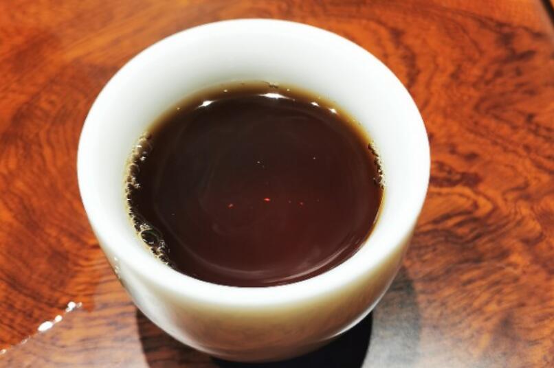 夜晚独自一人喝茶的说说文案