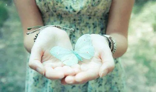 伤感的句子文案想流眼泪短句