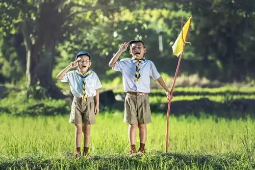 孩子玩的嗨的句子文案