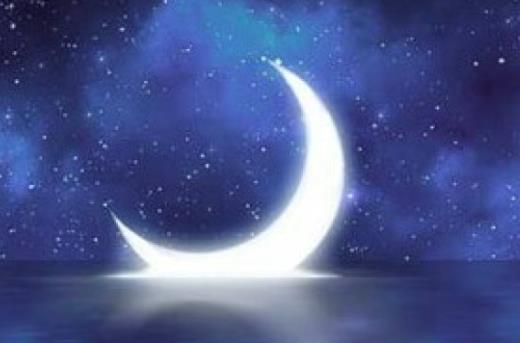 以月亮诠释心情的说说文案